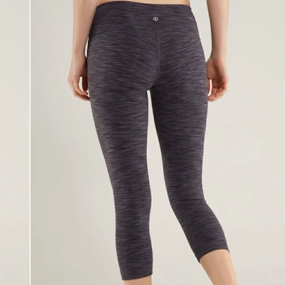 Lululemon Wunder Under Crop - Picture 2 of 7
